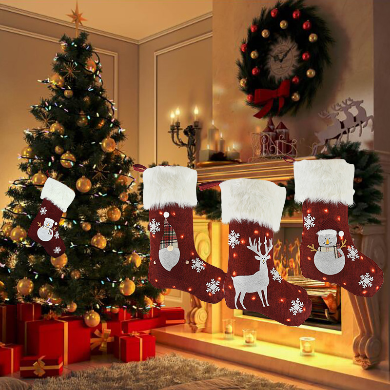 ถุงเท้าคริสต์มาสกับไฟ Led ส่อง - Christmas Stocking Hanging บทวิจารณ์และราคา